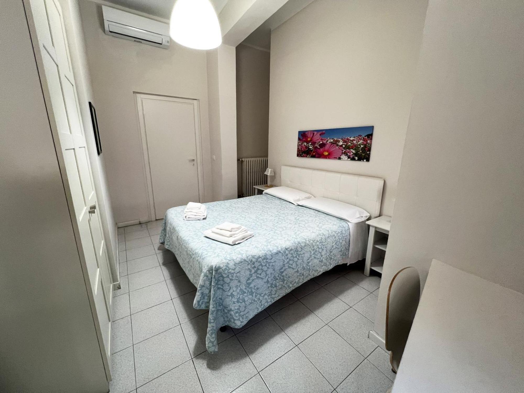 Easyrooms One Parma Buitenkant foto