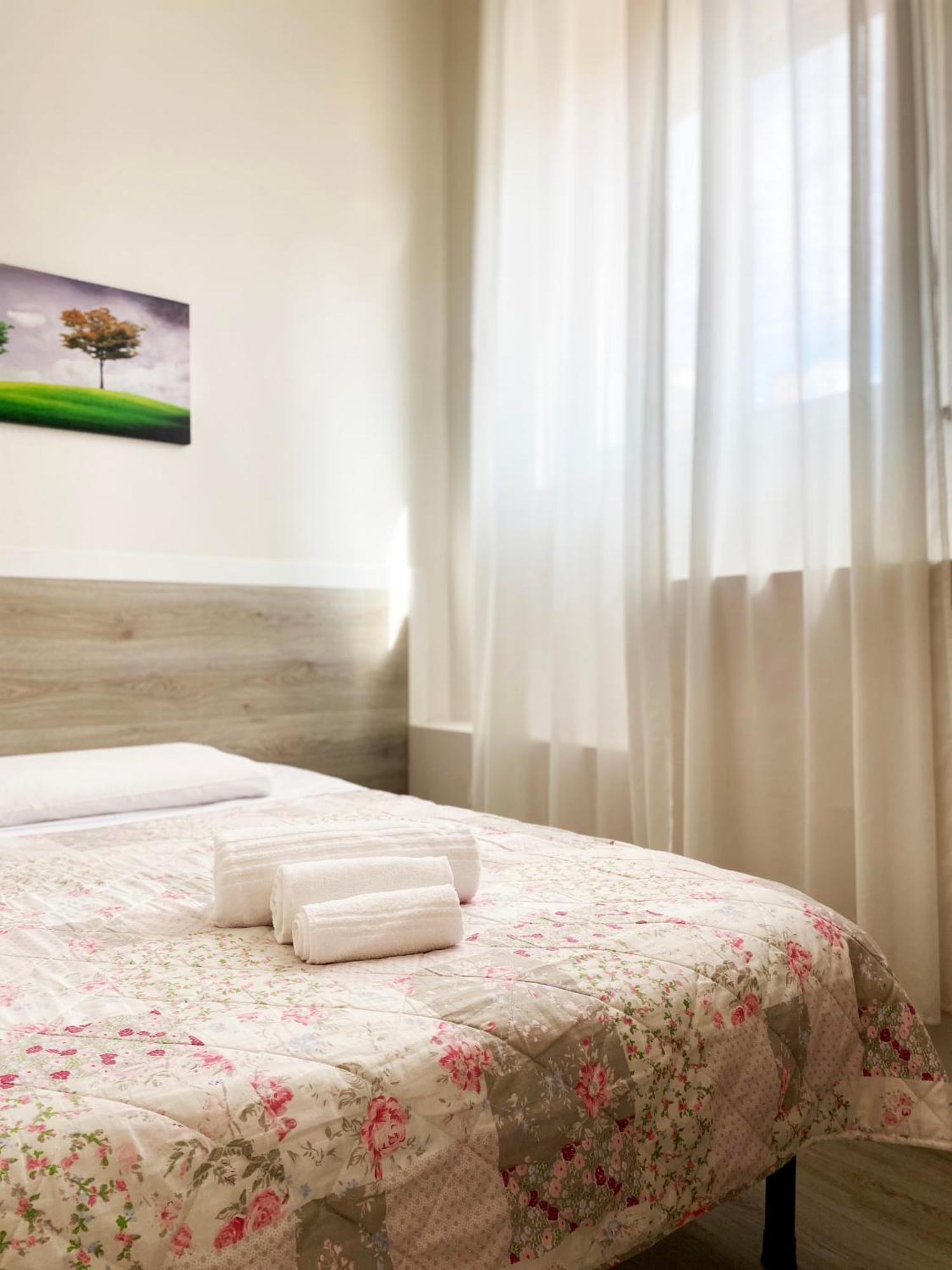 Easyrooms One Parma Buitenkant foto