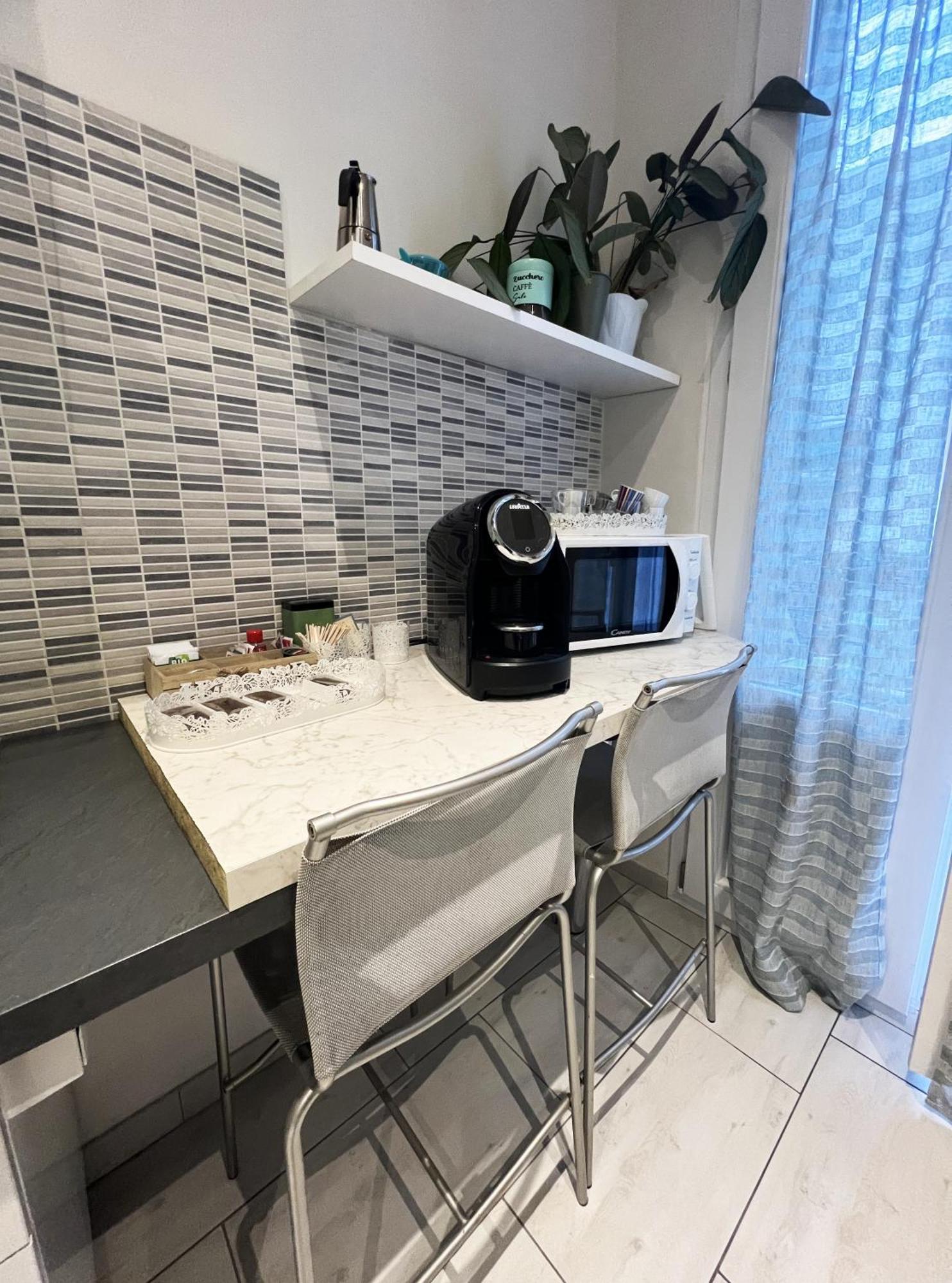 Easyrooms One Parma Buitenkant foto