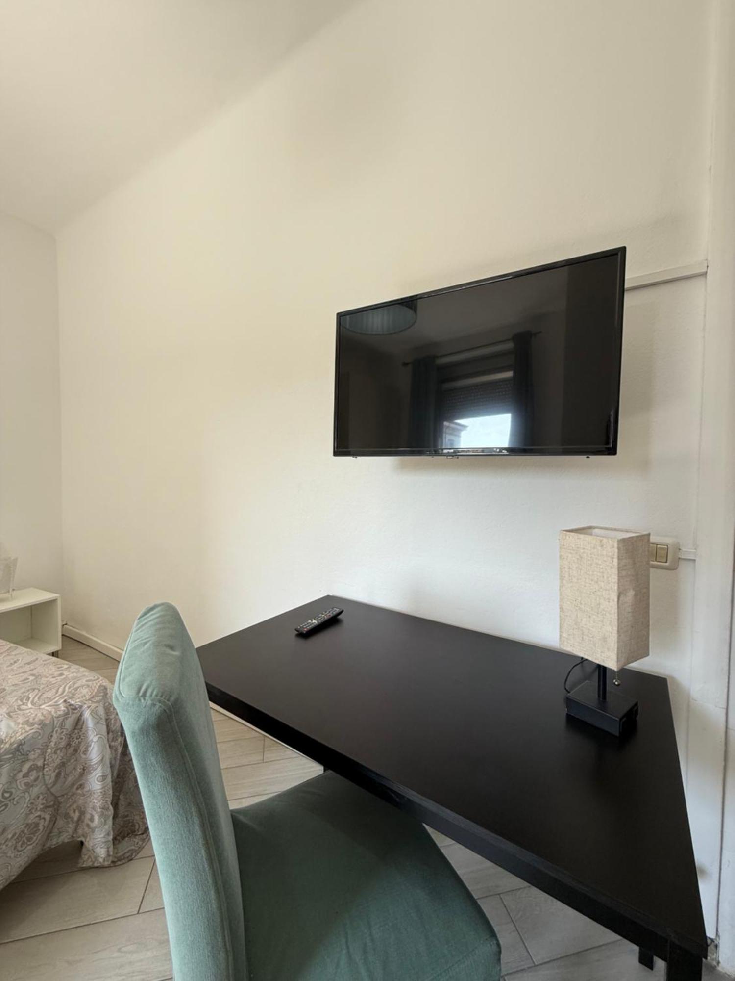Easyrooms One Parma Buitenkant foto