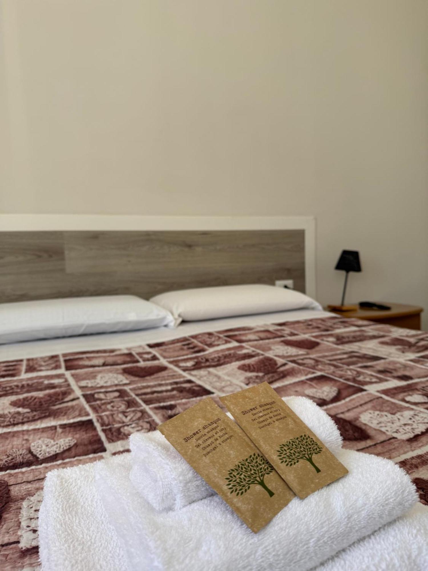 Easyrooms One Parma Buitenkant foto